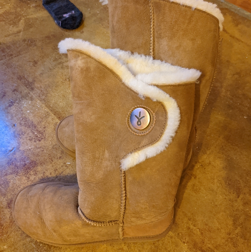 Emu boots